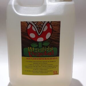 Agua desmineralizada filtrada por ósmosis Inversa de 6 etapas